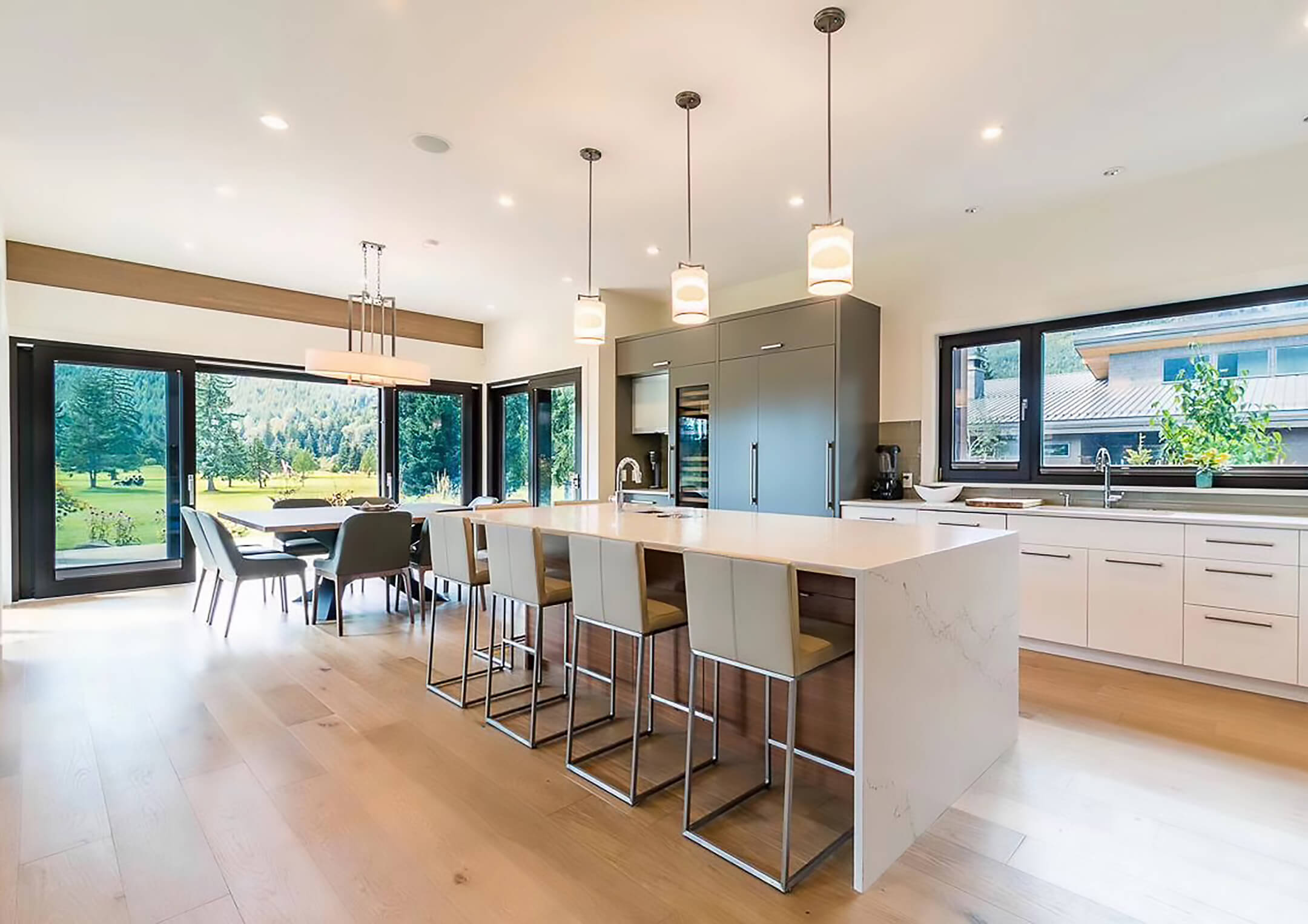 PA7069 – Operable window