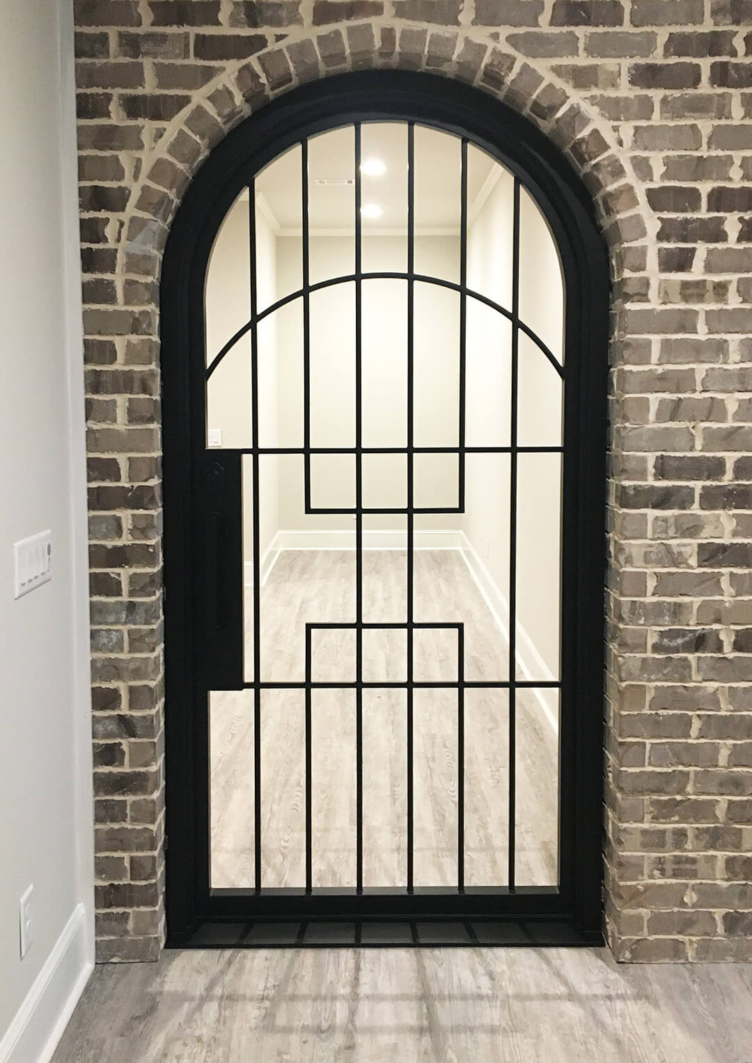 PS2233 – Wine Cellar Door