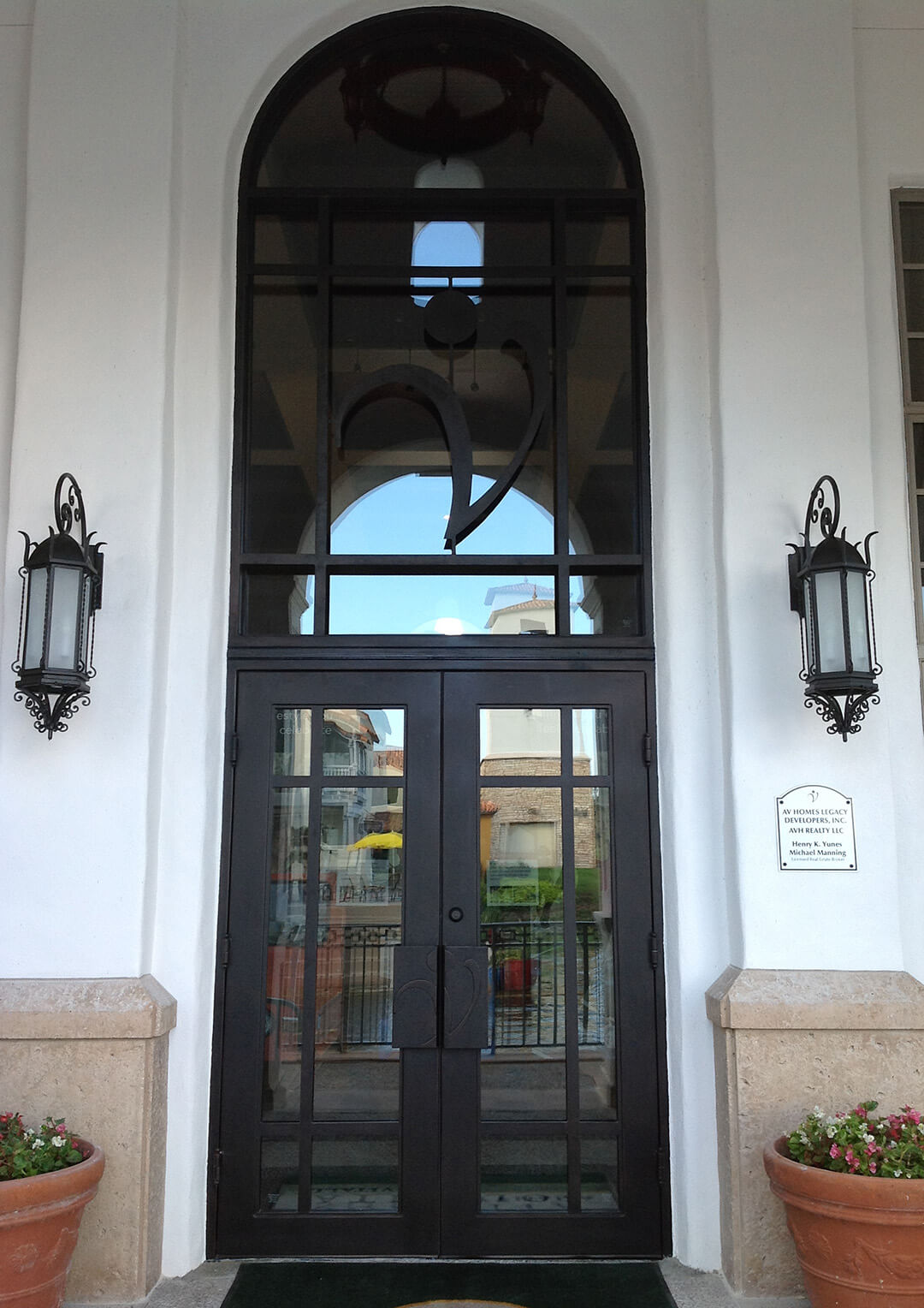 PS2254 – Swinging Door