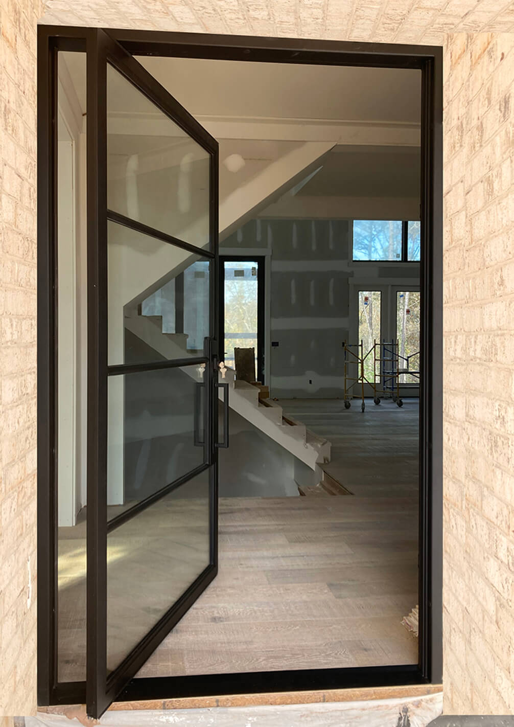 PS2614 – Pivot Door