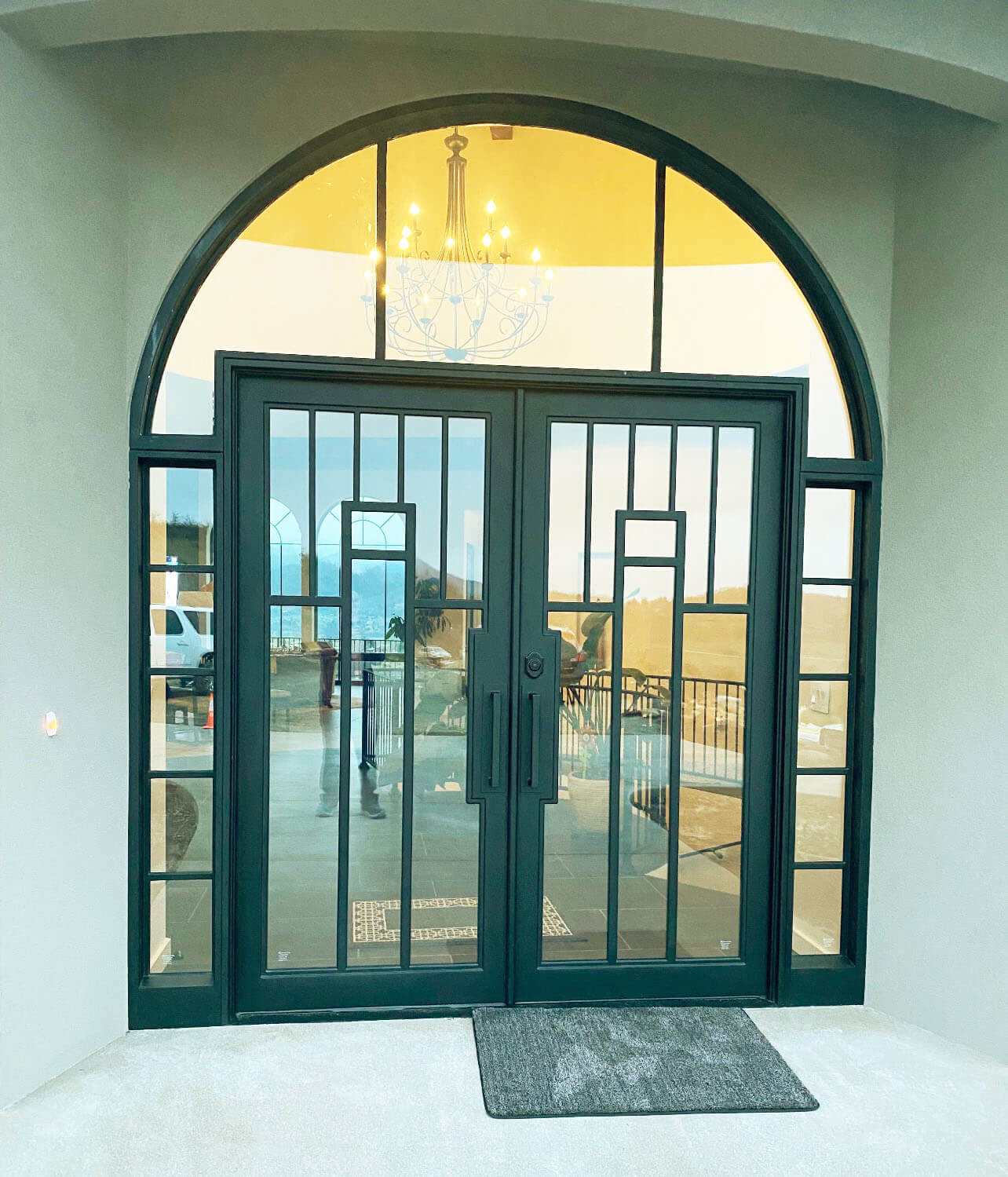 PS7033 – Swinging Door