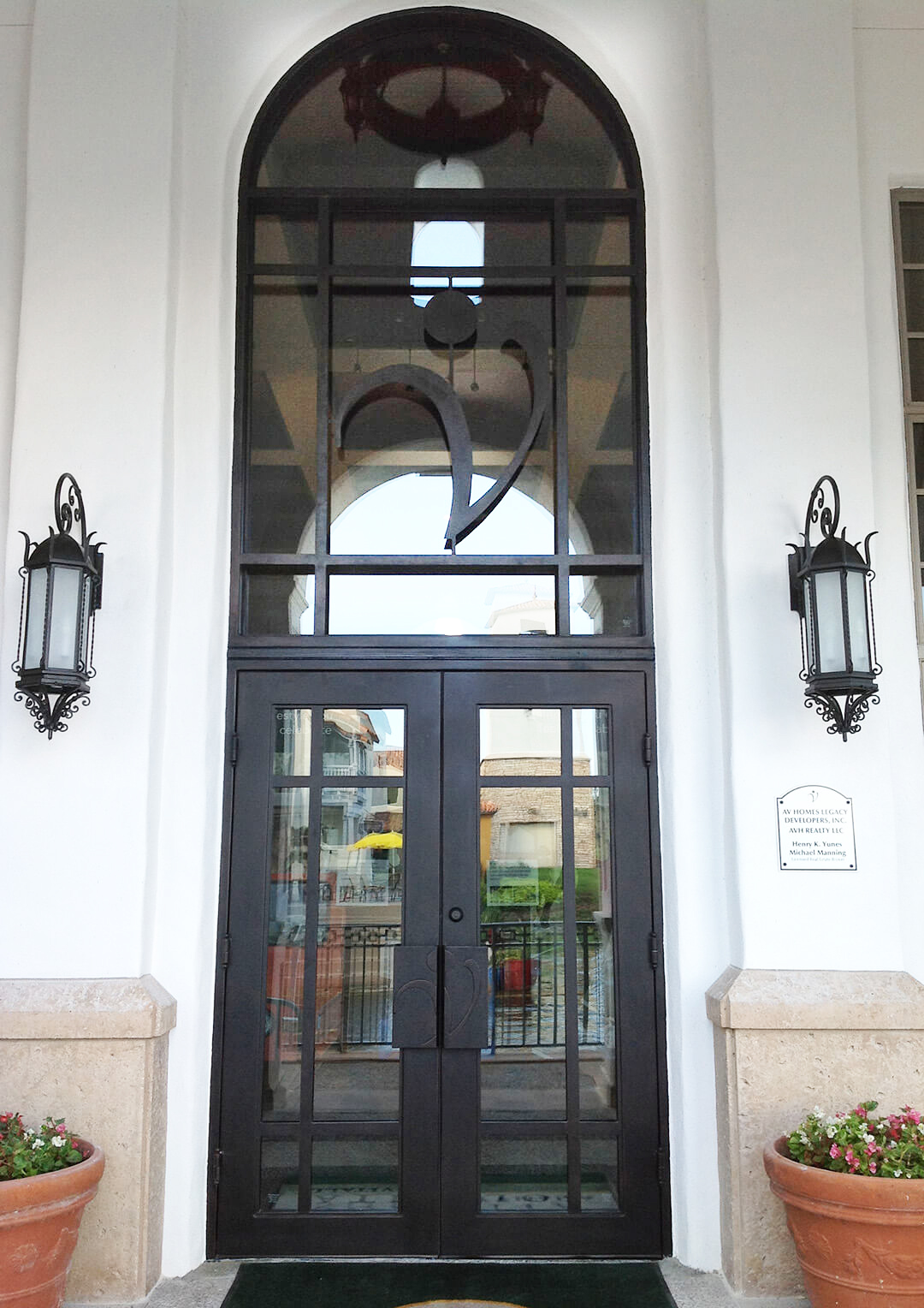 PS2254 – Swinging Door
